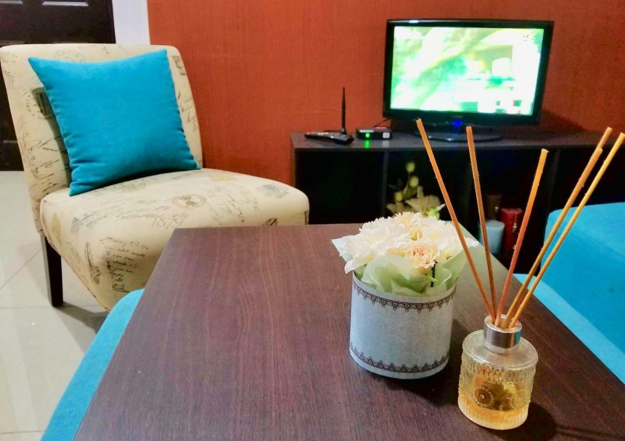 Super Cute Hampton Suites Imus Bagian luar foto